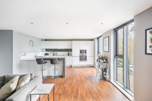 Photo 16- click for photo gallery